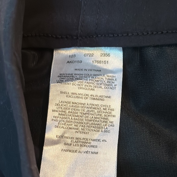 NWT Columbia Capris - Picture 9 of 9